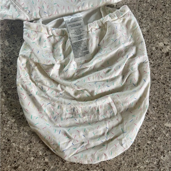 Ergobaby Swaddle Wrap, Original Swaddler, Cupcake - Swacupcake - Picture 5 of 16